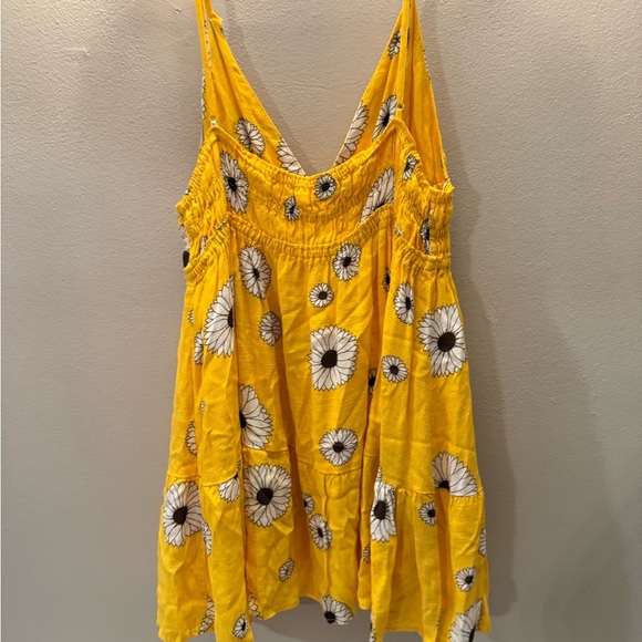 UO yellow sunflower sundress size med - Picture 6 of 6